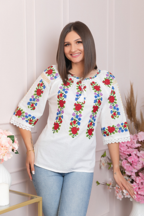 Ie traditionala alba cu motiv floral rosu Sabrina