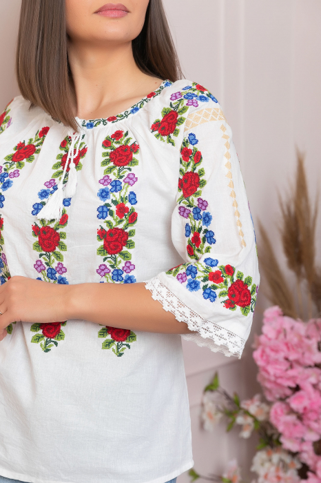 Ie traditionala alba cu motiv floral rosu Sabrina [2]