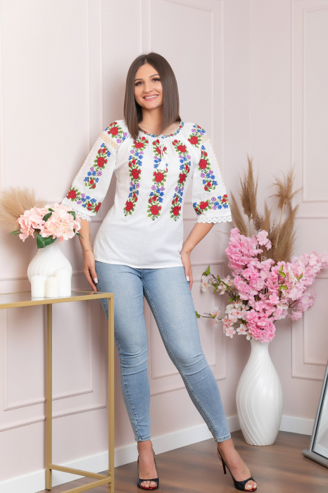 Ie traditionala alba cu motiv floral rosu Sabrina [4]