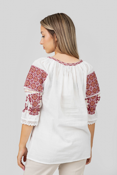 Ie traditionala alba cu motiv floral rosu Sanziana 01 [3]