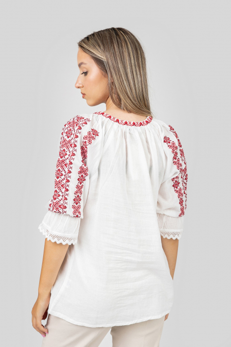 Ie traditionala alba cu motiv floral rosu Selina 01 [3]