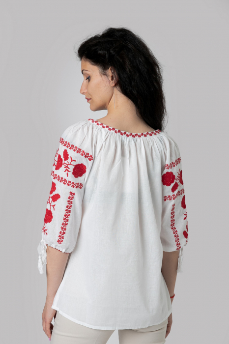 Ie traditionala alba cu motiv floral rosu Zoe [3]