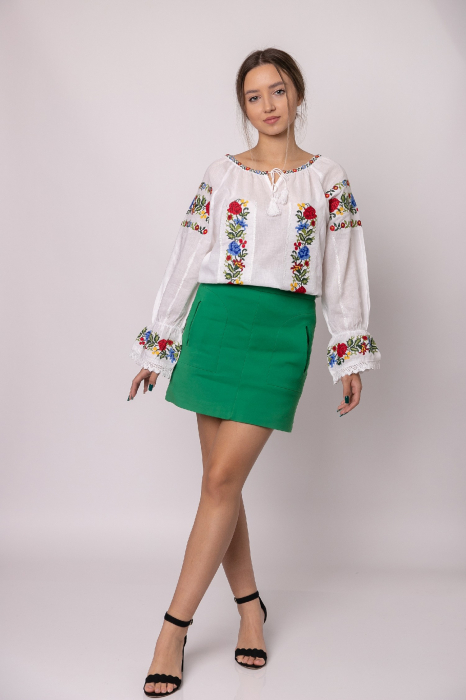 Ie traditionala alba cu motiv floral tricolor Daciana - maneca lunga [4]