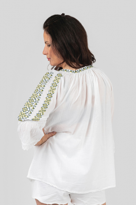 Ie traditionala alba cu motiv floral verde Selina 02 [3]