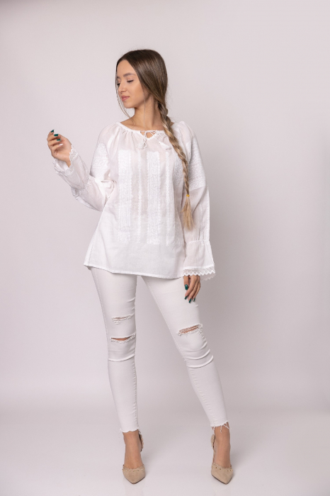 Ie traditionala alba cu motiv geometric alb Ava 05 [4]