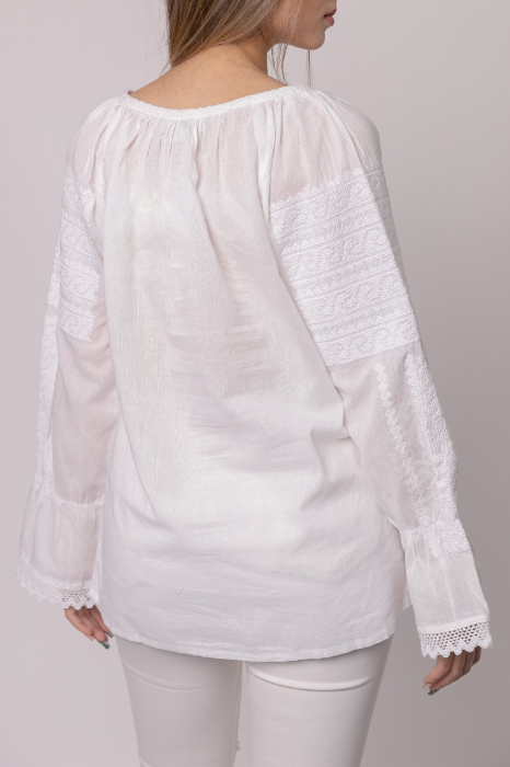 Ie traditionala alba cu motiv geometric alb Ava 05 [3]