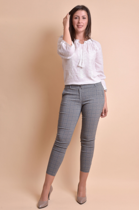 Ie traditionala alba cu motiv geometric alb Valeria [5]