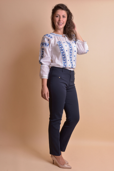 Ie traditionala alba cu motiv geometric albastru Sonia 02 [7]