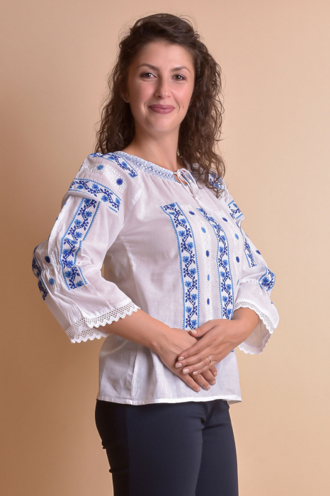Ie traditionala alba cu motiv geometric albastru Sonia 02 [3]