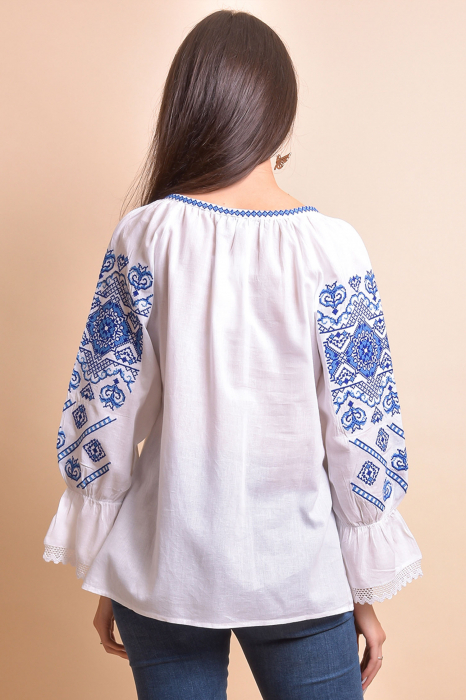Ie traditionala alba cu motiv geometric albastru Ligia 03 [8]