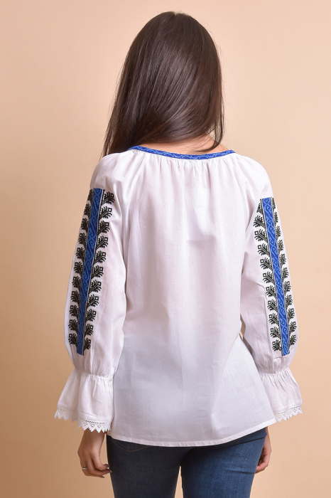 Ie traditionala alba cu motiv geometric albastru Cezara 01 [8]