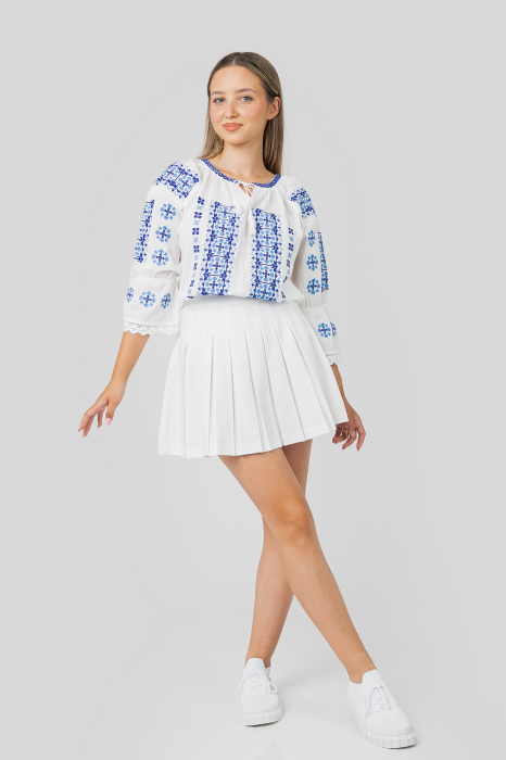 Ie traditionala alba cu motiv geometric albastru Lorelai 01 [4]