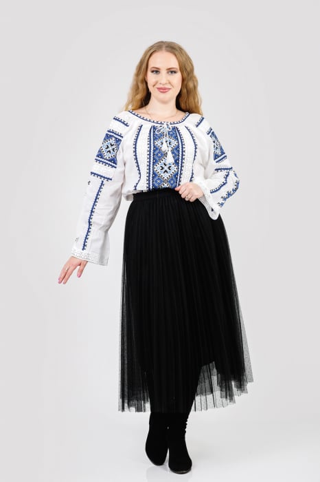 Ie traditionala alba cu motiv geometric albastru Paraschiva 04 - maneca lunga [4]