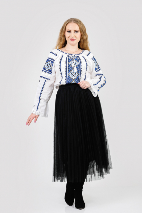 Ie traditionala alba cu motiv geometric albastru Paraschiva 04 - maneca lunga [4]