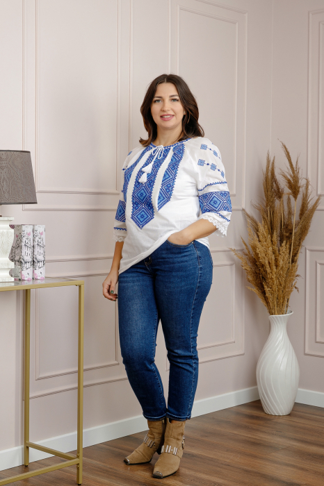 Ie traditionala alba cu motiv geometric albastru Ramona 01 [4]
