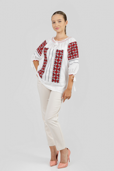 Ie traditionala alba cu motiv geometric rosu Silvia 05 [4]