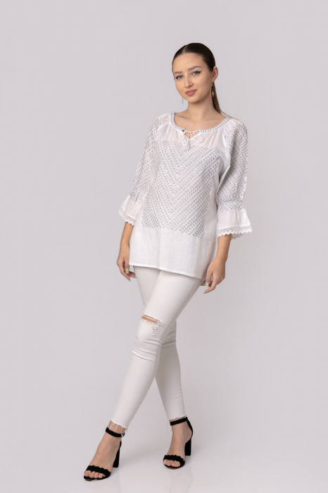 Ie traditionala alba cu motiv geometric argintiu Adnana 01 [4]