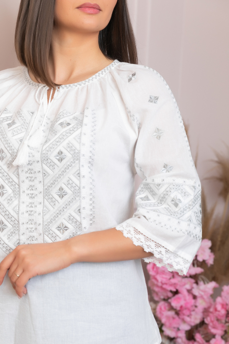 Bluza alba cu motiv geometric argintiu Minerva 03 [2]