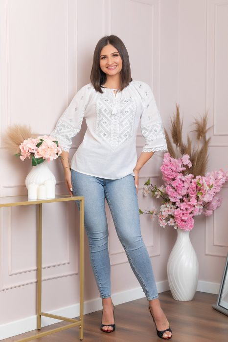 Bluza alba cu motiv geometric argintiu Minerva 03 [4]