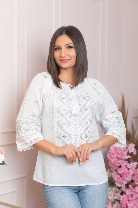 Bluza alba cu motiv geometric argintiu Minerva 03 [3]