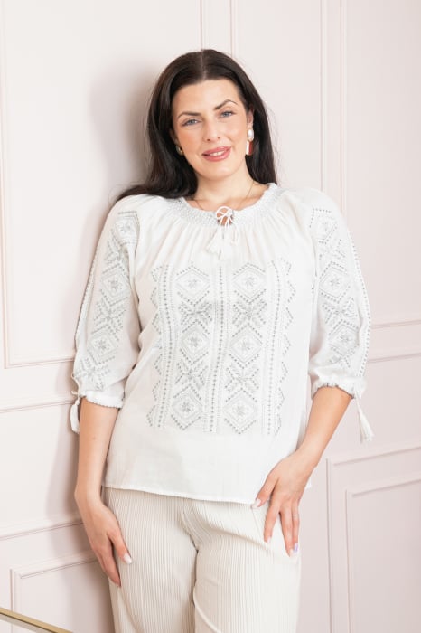 Ie traditionala alba cu motiv geometric argintiu Emanuela [5]