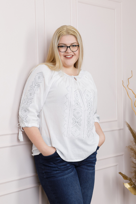 Ie traditionala alba cu motiv geometric argintiu Emanuela [4]