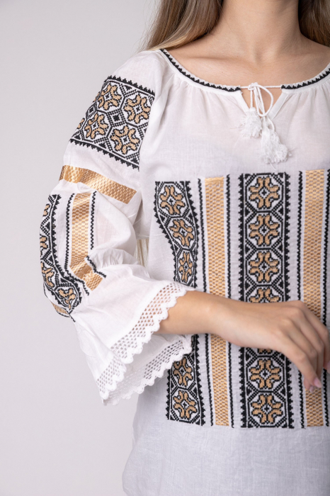 Ie traditionala alba cu motiv geometric auriu Draga 01 [2]
