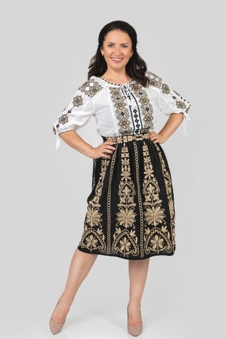 Ie traditionala alba cu motiv geometric auriu Hermina 01 [4]