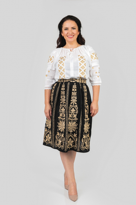 Bluza alba cu motiv geometric auriu Ozana 01 [4]