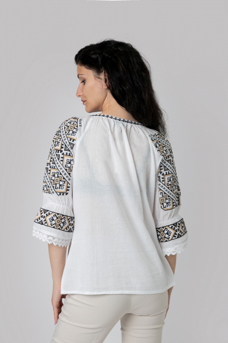 Ie traditionala alba cu motiv geometric crem Ina 01 [3]