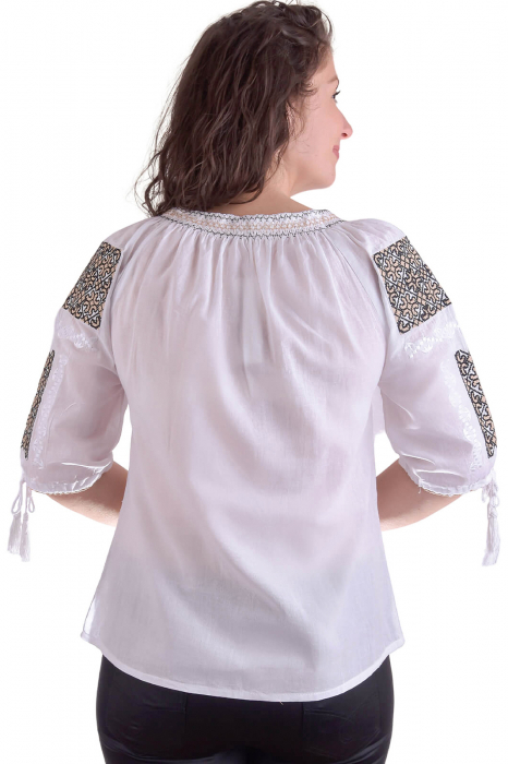 Ie traditionala alba cu motiv geometric crem Silvia 03 [3]