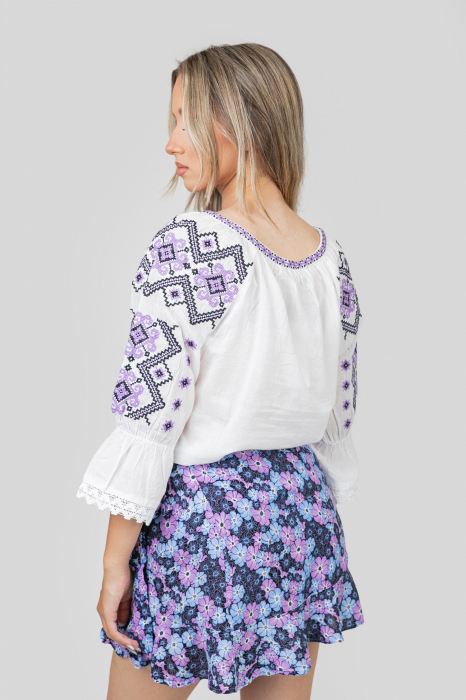 Ie traditionala alba cu motiv geometric mov Erica 01 [3]