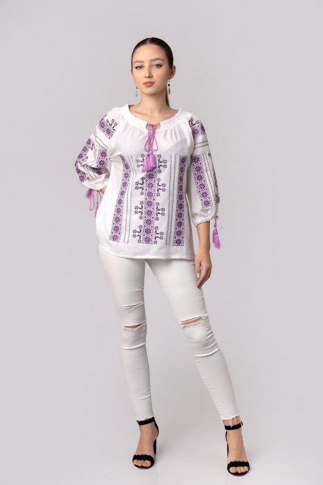 Ie traditionala alba cu motiv geometric mov Viorela 01 [4]