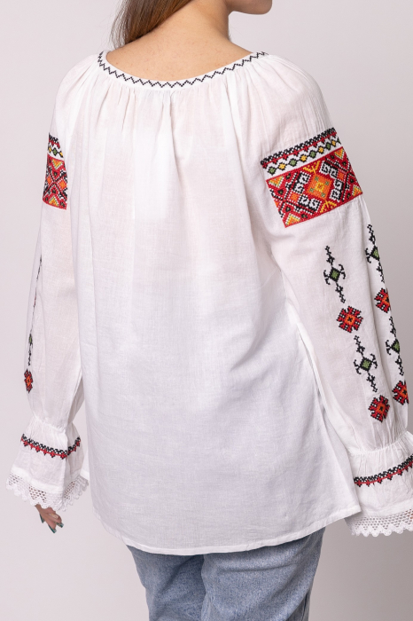 Ie traditionala alba cu motiv geometric multicolor Iosefina [3]