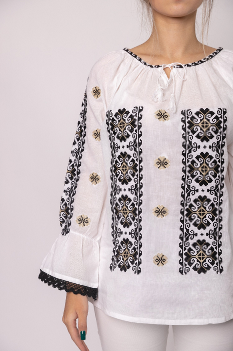 Ie traditionala alba cu motiv geometric negru Cornelia - maneca lunga [2]