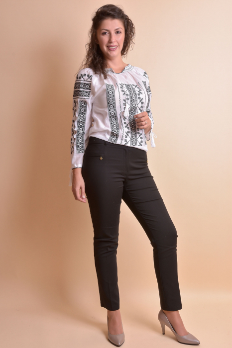 Ie traditionala alba cu motiv geometric negru Petra 03 - maneca lunga [6]