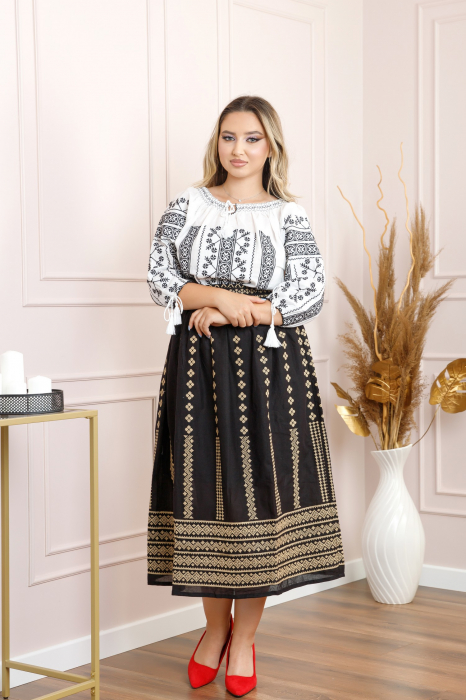 Ie traditionala alba cu motiv geometric negru Petra 03 - maneca scurta [4]