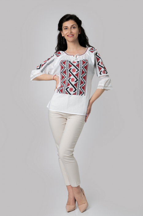 Ie traditionala alba cu motiv geometric rosu Malvina 03 [4]