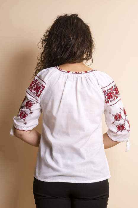 Ie traditionala alba cu motiv geometric rosu Anica 01 [3]