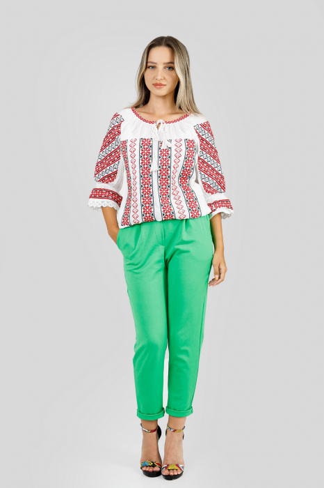 Ie traditionala alba cu motiv geometric rosu Aurora 02 [4]