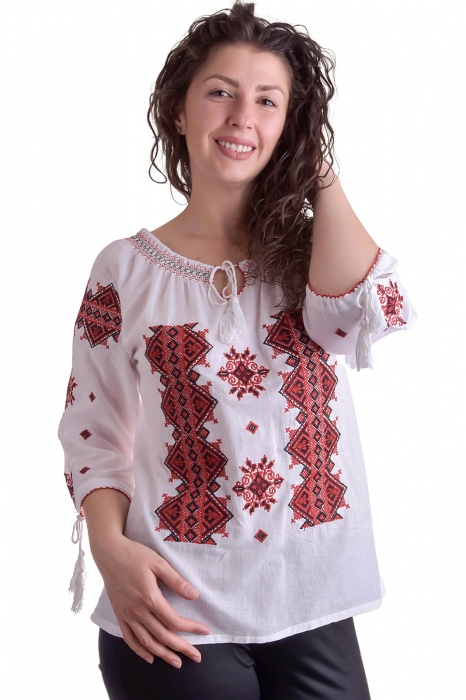Ie traditionala alba cu motiv geometric rosu Darina [4]