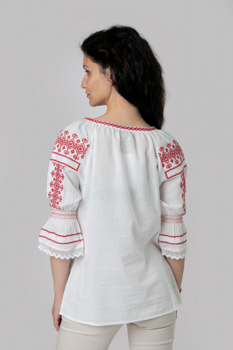 Ie traditionala alba cu motiv geometric rosu Doris [3]