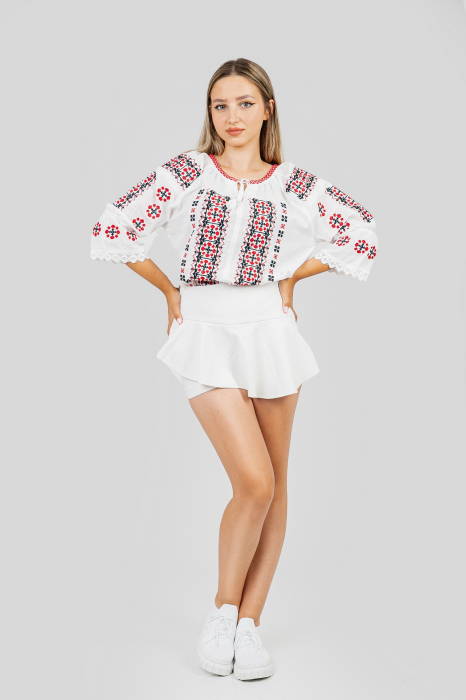 Ie traditionala alba cu motiv geometric rosu Lorelai 02 [4]