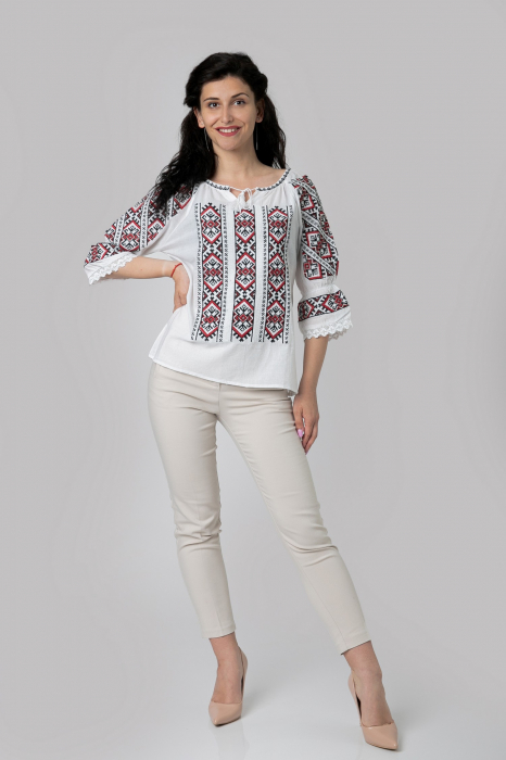 Ie traditionala alba cu motiv geometric rosu Ina 03 [4]