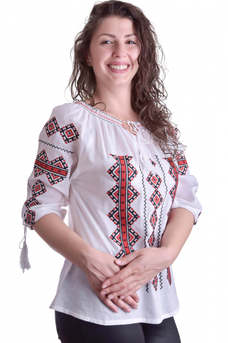 Ie traditionala alba cu motiv geometric rosu Magdalena [2]