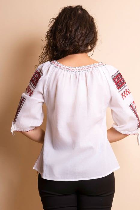 Ie traditionala alba cu motiv geometric rosu Ileana 03 [3]