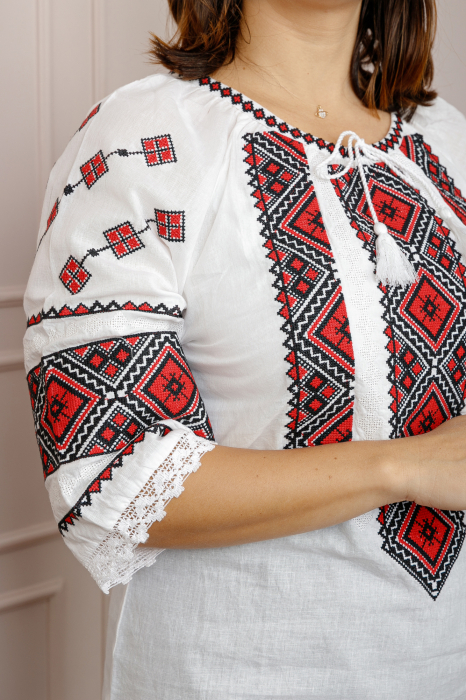 Ie traditionala alba cu motiv geometric rosu Ramona 03 [2]
