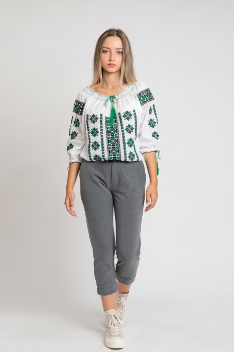 Ie traditionala alba cu motiv geometric verde Mirela [3]