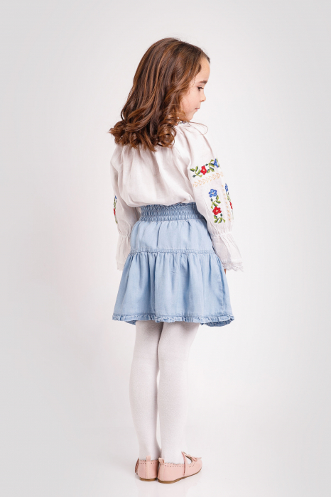 Ie traditionala alba pentru fetite cu motiv floral multicolor Briana [3]