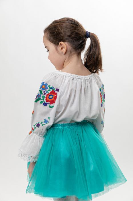Ie traditionala alba pentru fetite cu motiv floral multicolor Edith [7]